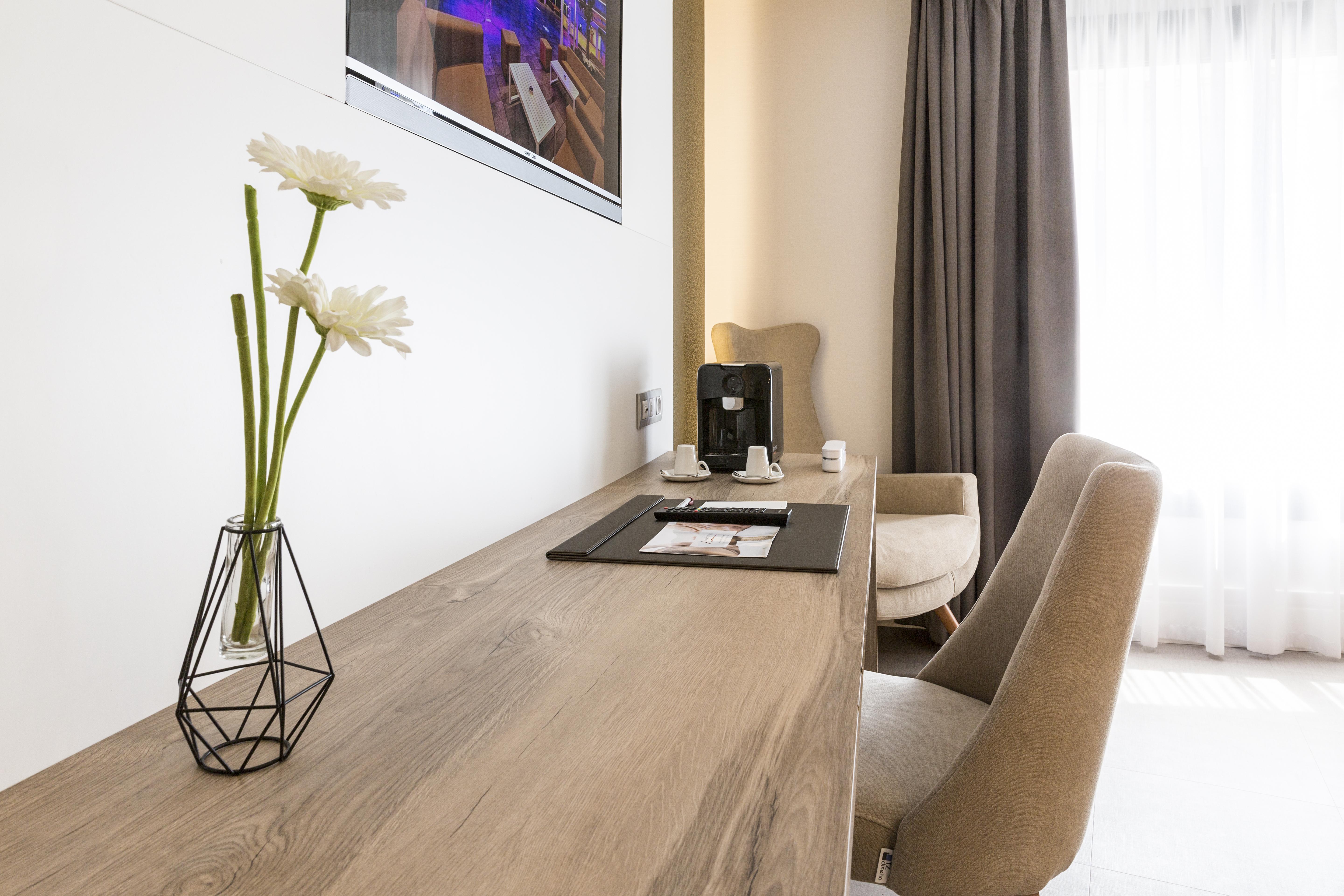 Hotel & Spa Ciudad De Binéfar Exteriör bild