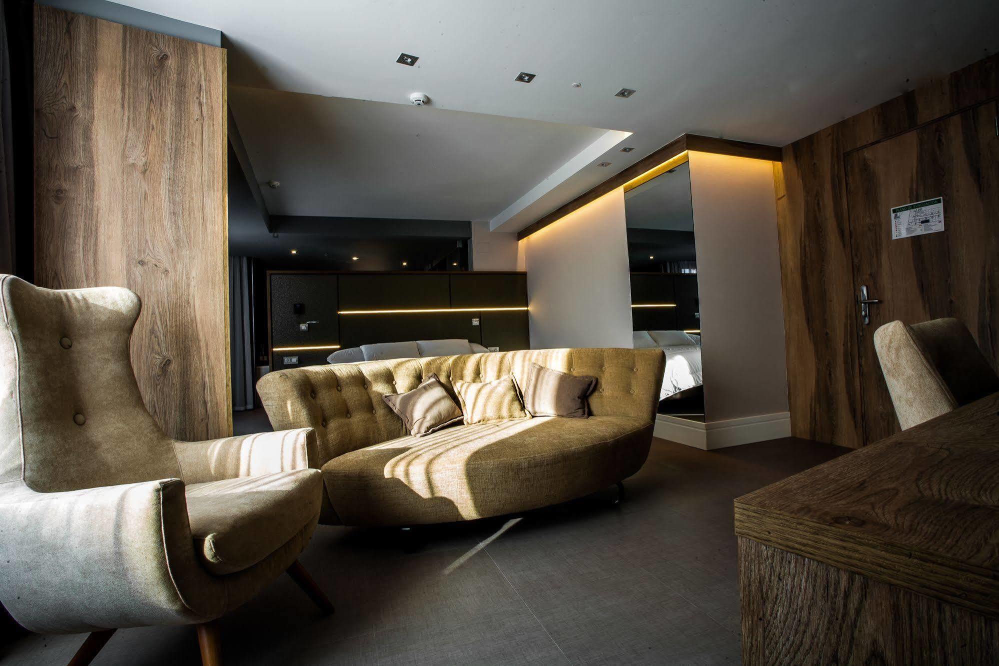 Hotel & Spa Ciudad De Binéfar Exteriör bild